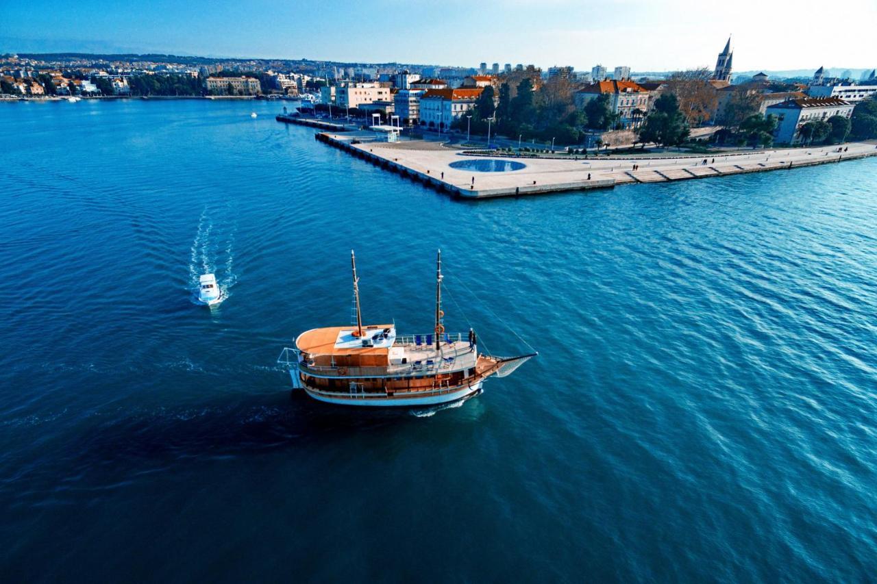 Rhythm Floating Hostel - Ζαντάρ Εξωτερικό φωτογραφία