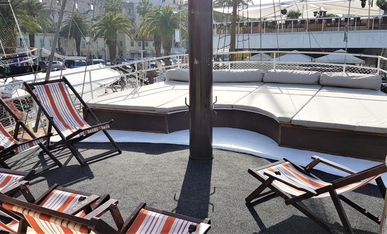 Rhythm Floating Hostel - Ζαντάρ Εξωτερικό φωτογραφία