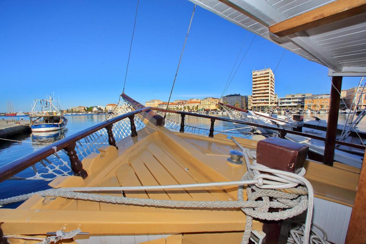 Rhythm Floating Hostel - Ζαντάρ Εξωτερικό φωτογραφία
