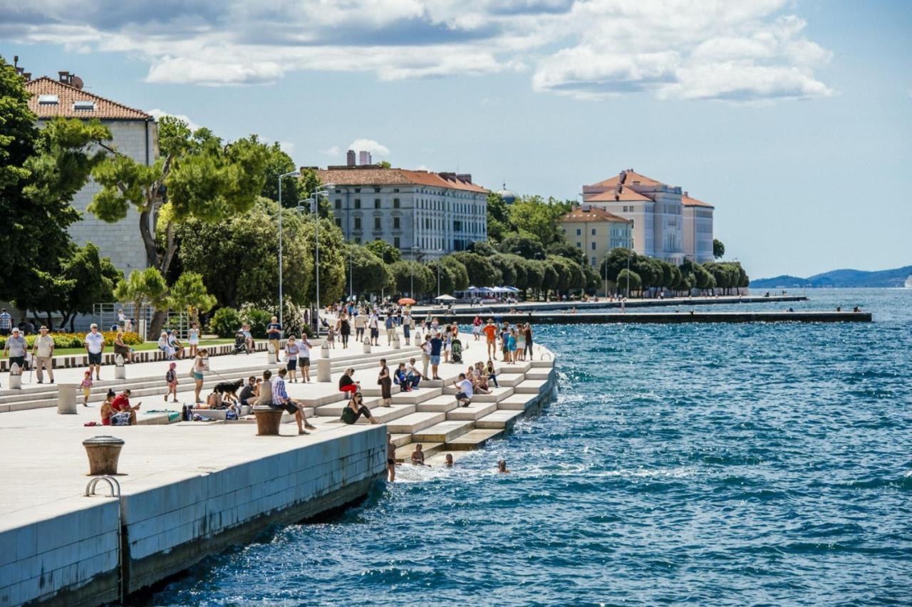 Rhythm Floating Hostel - Ζαντάρ Εξωτερικό φωτογραφία