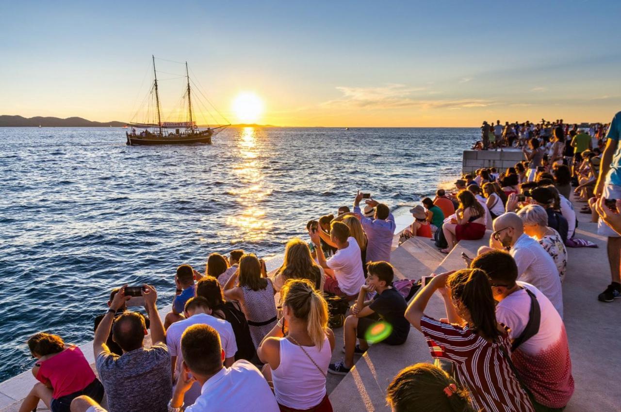Rhythm Floating Hostel - Ζαντάρ Εξωτερικό φωτογραφία