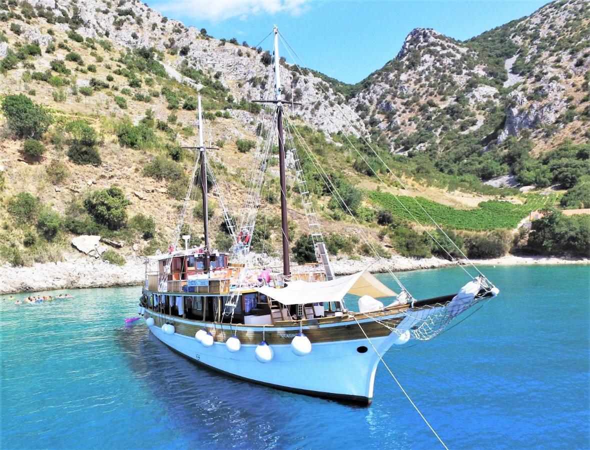 Rhythm Floating Hostel - Ζαντάρ Εξωτερικό φωτογραφία