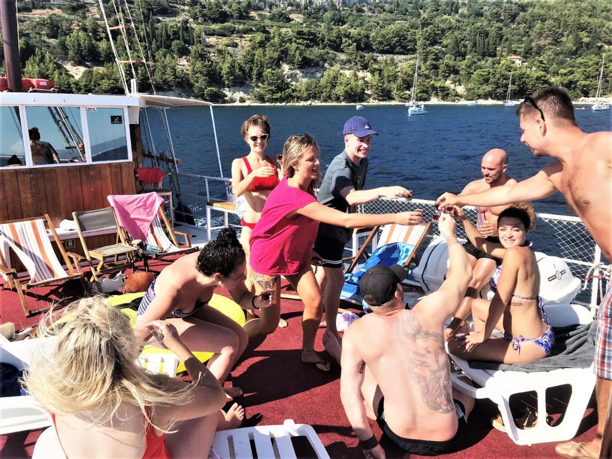 Rhythm Floating Hostel - Ζαντάρ Εξωτερικό φωτογραφία