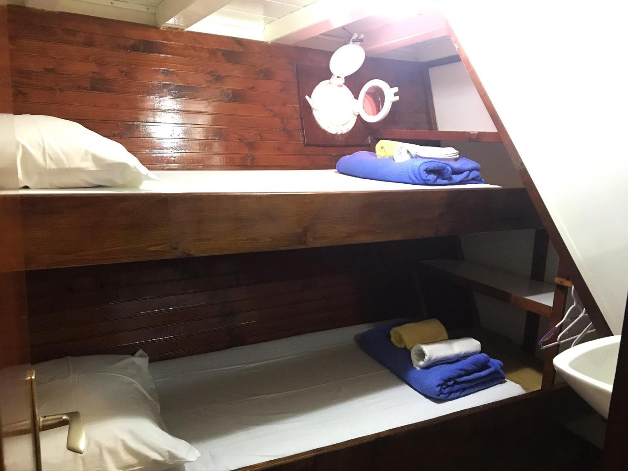 Rhythm Floating Hostel - Ζαντάρ Εξωτερικό φωτογραφία